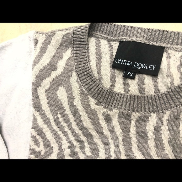🔥 FIRE SALE CLOSET CLOSING🔥 RARE Runway inspired Cynthia Rowley sweater XS - Picture 5 of 8